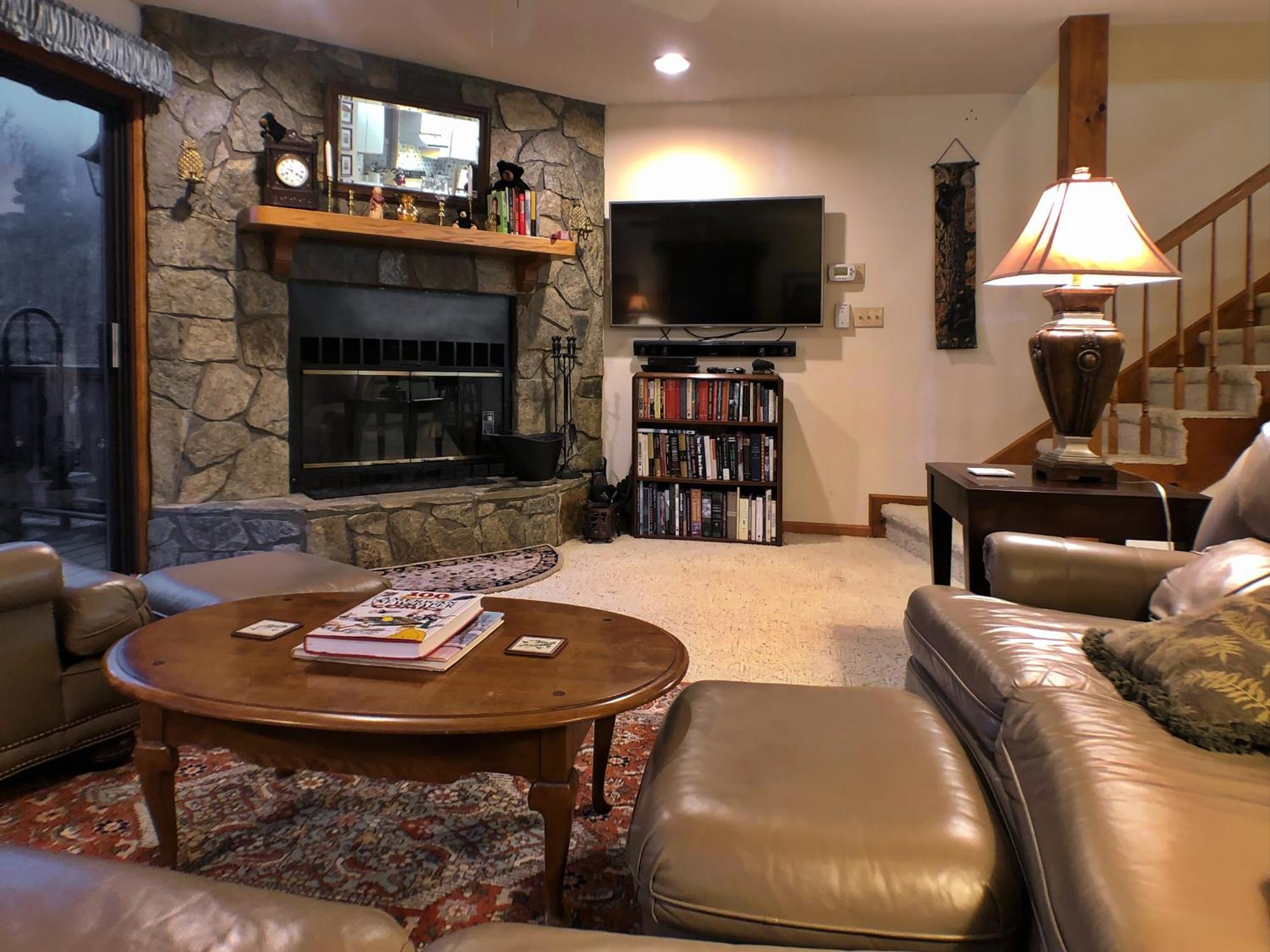 Mt Mitchell Cabin Rentals Burnsville Room photo
